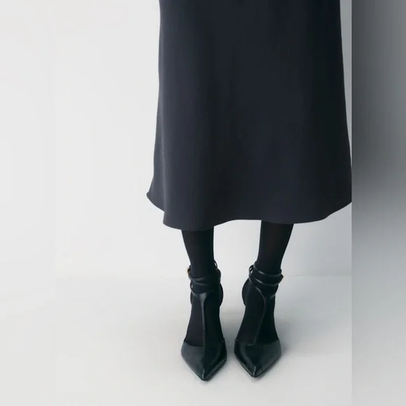 Aritzia Black Midi Skirt - Picture 4 of 10